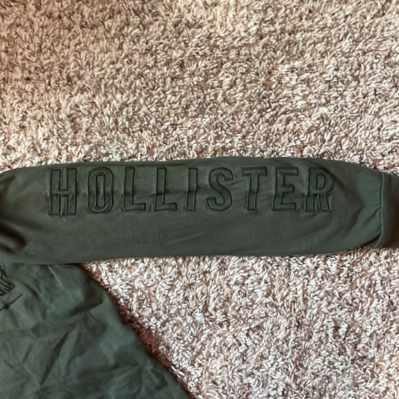 Olive Green Hollister Long Sleeve Shirt - Picture 3 of 4